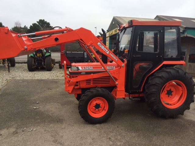 KUBOTA L3250 USZCZELKA GŁOWICY